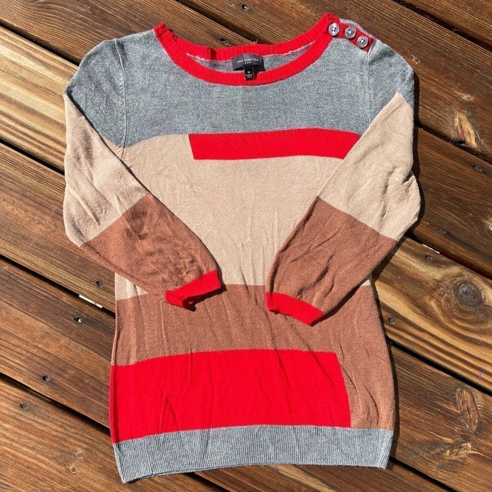 The limited 3/4 sleeve sweater